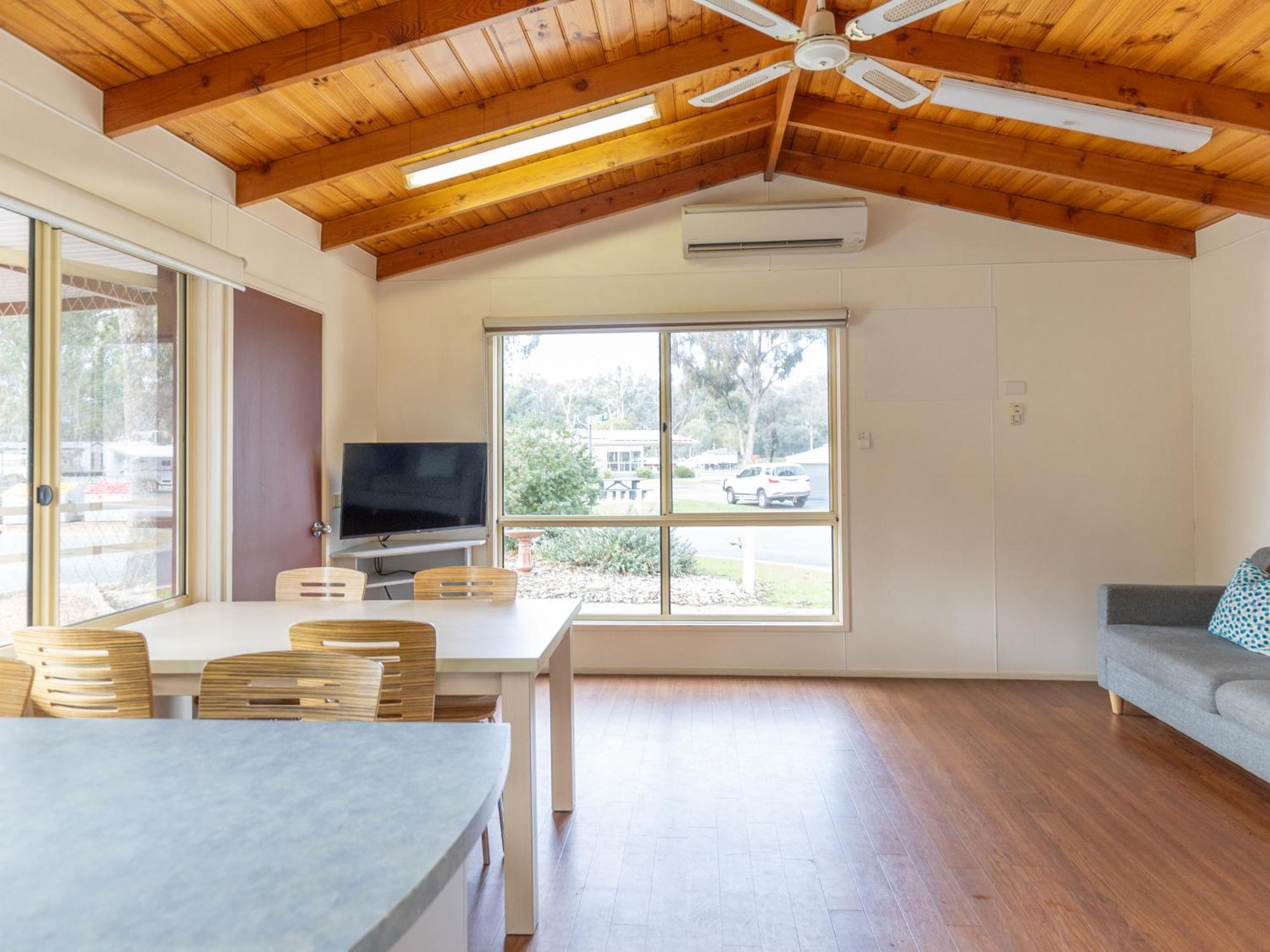 Nrma Echuca Holiday Park 外观 照片