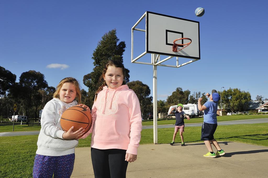 Nrma Echuca Holiday Park 外观 照片